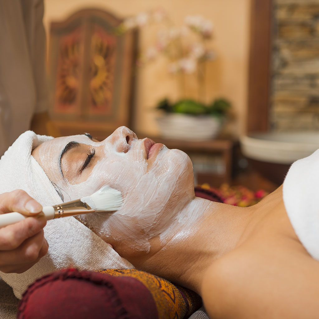 Cosmetic therapies for the face in the SPA center of the hotel Spa Club Bor Velingrad